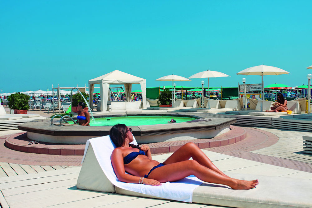 Residence Comfort Riccione Exterior foto